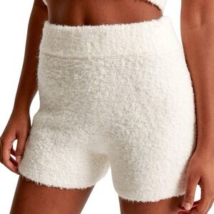 NWT SKIMS Cozy Knit Shorts in Marble White Size Medium
